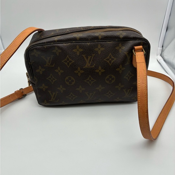 LOUIS VUITTON MONOGRAM TROUSSE 23 BROWN CROSSBODY BAG - Picture 1 of 16
